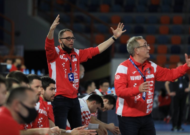 [VIDEO/FOTO] Izbornik Lino Červar objasnio zašto Hrvatska nije vrhunski pripremljena: Ne treba slaviti, ne ponovilo se ovakvo prvenstvo...