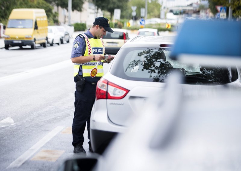 Vozači počinili skoro 300 prometnih prekršaja, uhvaćen i jedan s 2,3 promila alkohola