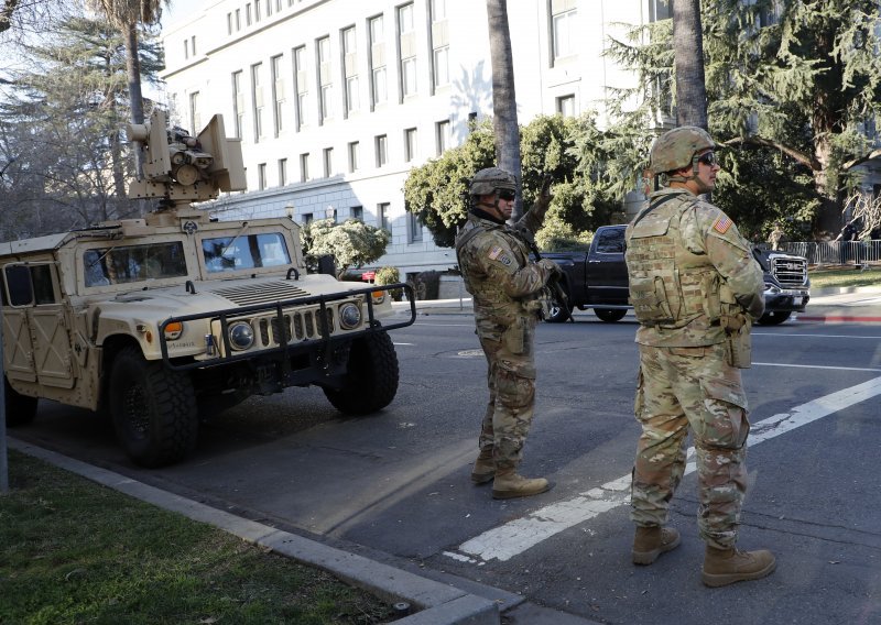 FBI provjerava Nacionalnu gardu u Washingtonu zbog straha od napada iznutra