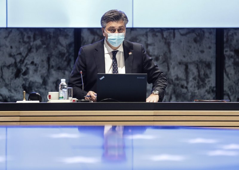 Plenković: Situacija s koronavirusom je ohrabrujuća, vidjet ćemo što 1. veljače možemo napraviti s mjerama