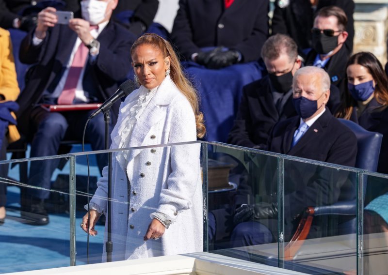 Javnost ne oprašta lako: U trenutku toliko važnom za povijest, Jennifer Lopez jednim je detaljem ponovno stavila sebe u prvi plan