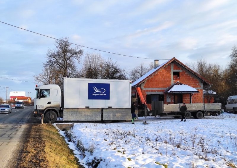 Vrijedna donacija: cargo-partner poklonio dvanaest stambenih kontejnera žrtvama potresa u Hrvatskoj