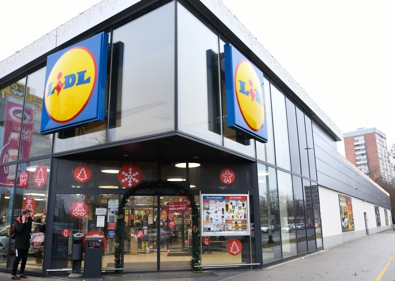 Lidl nudi svojim zaposlenicima u SAD-u 200 dolara da se cijepe