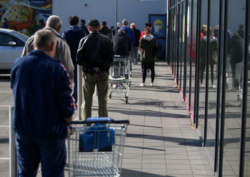 Žena u Osijeku otišla u dućan iako je zaražena koronom; osim što je nabavila namirnice, sad je dobila kaznenu prijavu