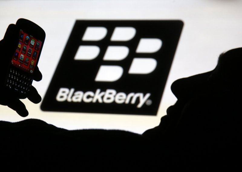 Najveći dioničar preuzima Blackberry