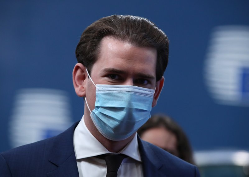 Kurz bi se cijepio ruskim ili kineskim cjepivom, a oba bi proizvodio u Austriji