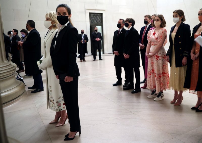 Modni trijumf Ashley Biden: Ne stišavaju se reakcije javnosti na večernji stajling predsjednikove kćeri