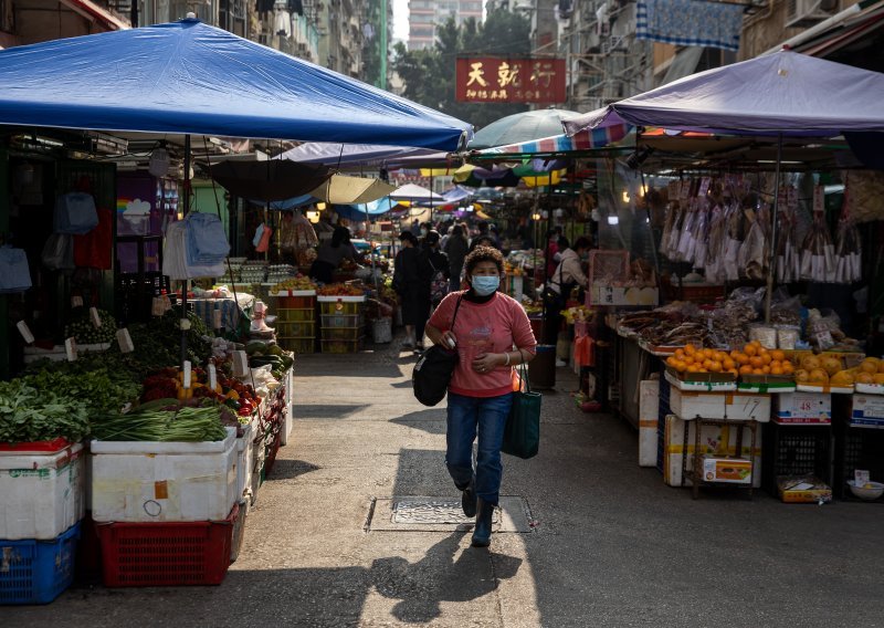 Hong Kong za desetke tisuća građana prvi put uvodi karantenu