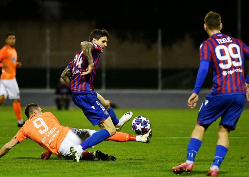 [VIDEO/FOTO] Caktaš zapucao penal, ali prije toga se Teklić sjajno snašao i osigurao novom treneru Hajduka i prvu pobjedu