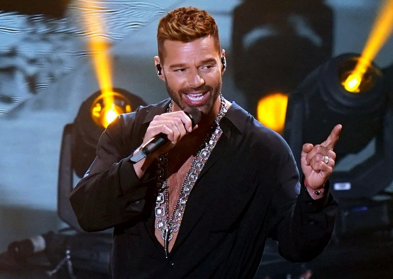 Ne krije da mu je dosadno: Na svom Instagram profilu Ricky Martin otkrio novi imidž