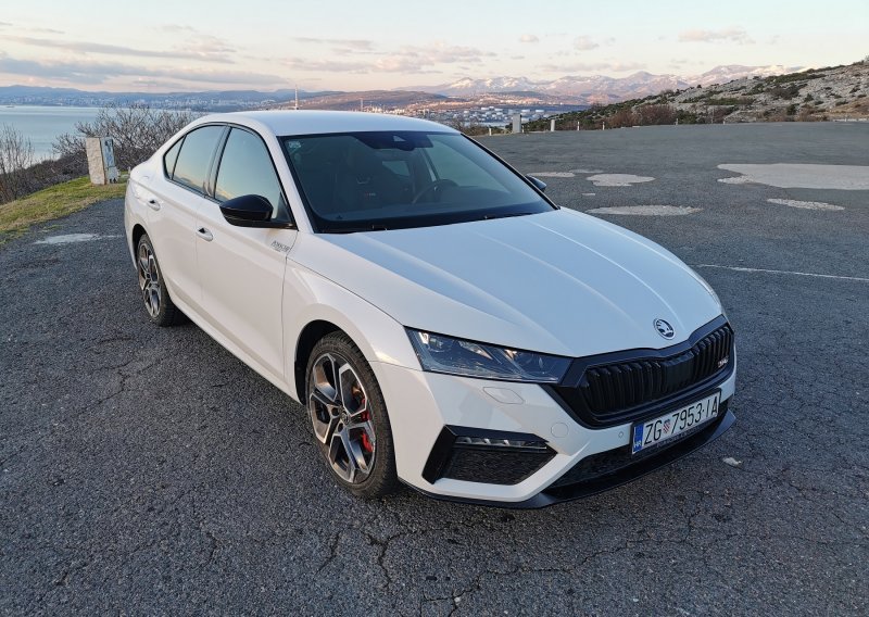 [FOTO/VIDEO] Vozili smo Škodu Octaviju RS 1.4 TSI DSG PHEV; izvanredan sportski automobil markantnog izgleda, impresivne snage 245 KS