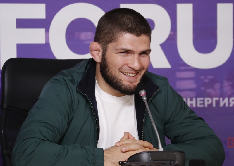 Nakon prvog poraza nokautom u karijeri Conora McGregora, oglasio se i Khabib Nurmagomedov; Dagestanac se opasno narugao Ircu