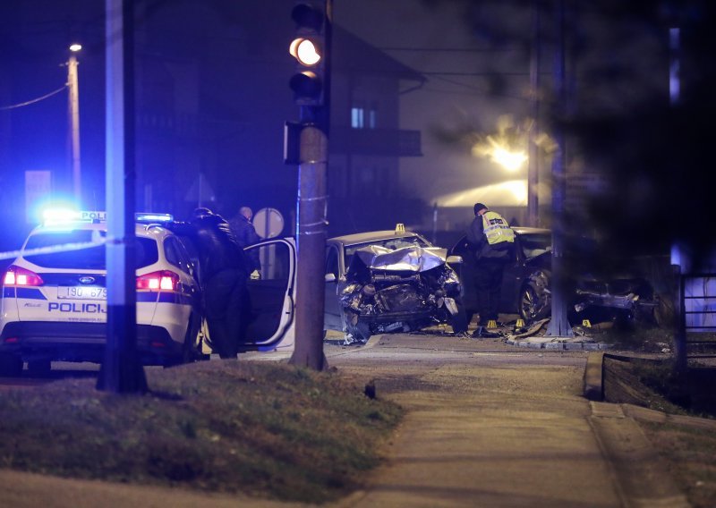 [FOTO] Sudar dva osobna automobila u Sesvetama, jedna osoba poginula