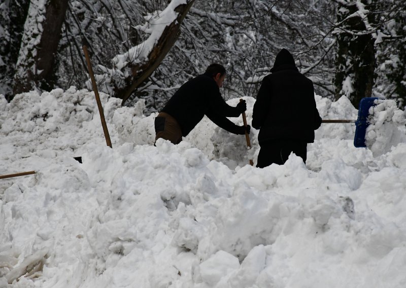 [FOTO] Policija identificirala muškarce čija su smrznuta tijela pronađena u šumi nedaleko od Velike