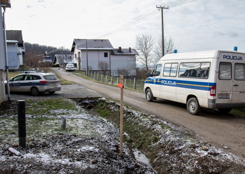 Djelatnici HEP-a došli mu isključiti struju, a on na njih bacio bombu