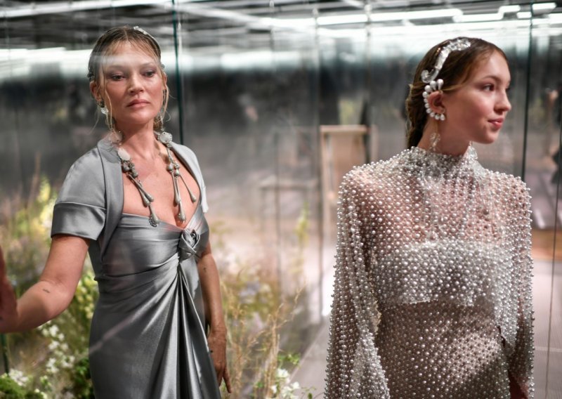 Sve su oduševile: Kate Moss i njezina nasljednica prvi puta skupa na modnoj reviji