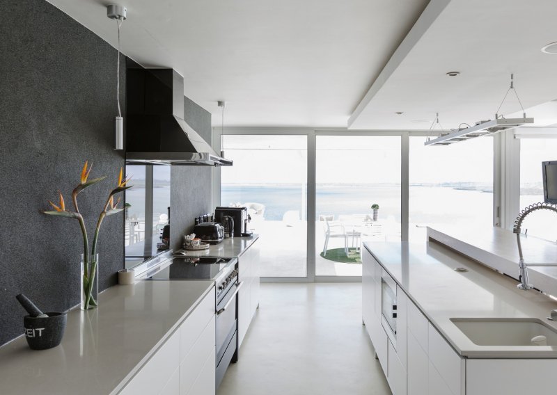 Manje je više: Kako postići minimalistički look u interijerima, a da dom ne izgleda previše sterilno