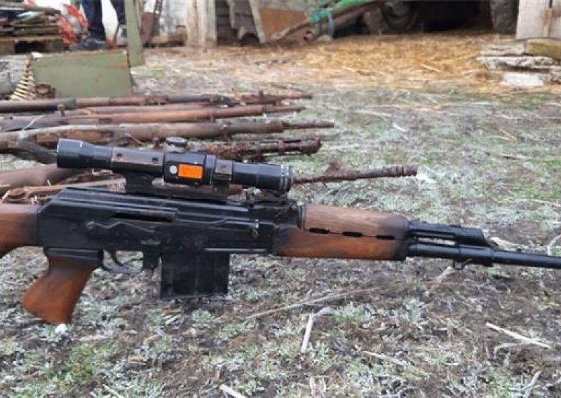 Arsenal oružja pronađen u obiteljskoj kući kod Vukovara