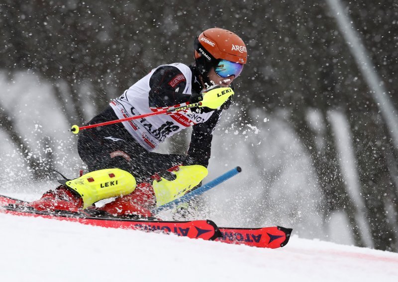 Filip Zubčić u drugoj vožnji slaloma u Chamonixu; ostala tri naša skijaša nisu uspjela