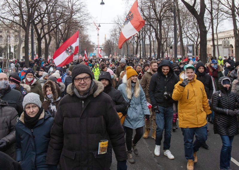 Beč od idućeg tjedna stanovnicima dijeli besplatne kućne testove na covid