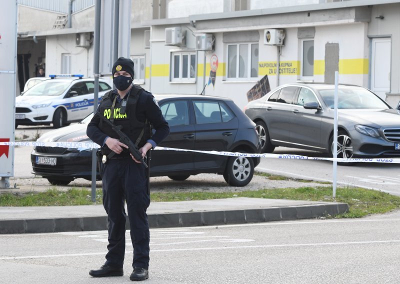 Policija otkrila detalje subotnjeg masakra u Šibeniku i Vodicama: Istraga ide u dva smjera, poznato i iz kakvog je oružja pucano. Počinitelj je već ranije imao posla s policijom