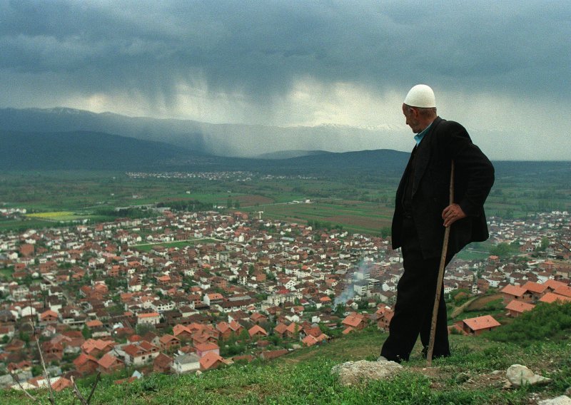 Feith traži jaču ulogu EU-a na Kosovu