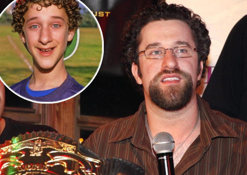 Preminuo glumac Dustin Diamond, zvijezda serije 'Zvono kao spas'