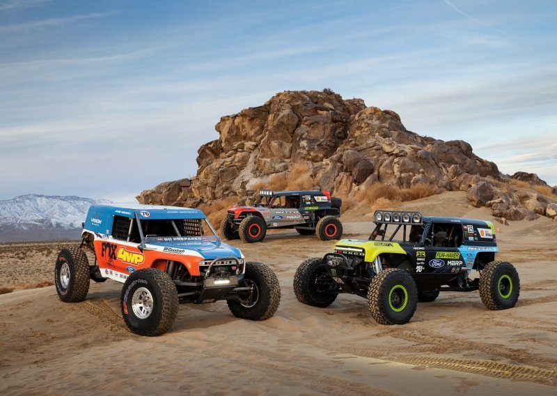 [FOTO/VIDEO] Ovo je novi trkaći Ford Bronco serije 4400: Po mjeri izrađeni terenci klase ULTRA4 Unlimited za ekstremnu off-road utrku