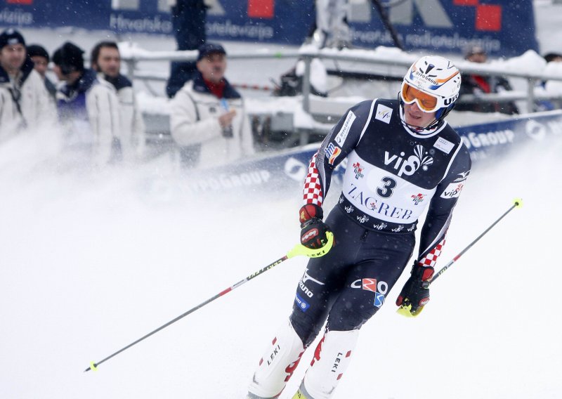 Kostelic wins 3 place in Adelboden, Lizeroux wins race