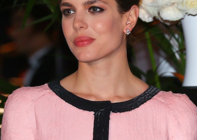 Charlotte Casiraghi: Vruća romansa s Talijanom