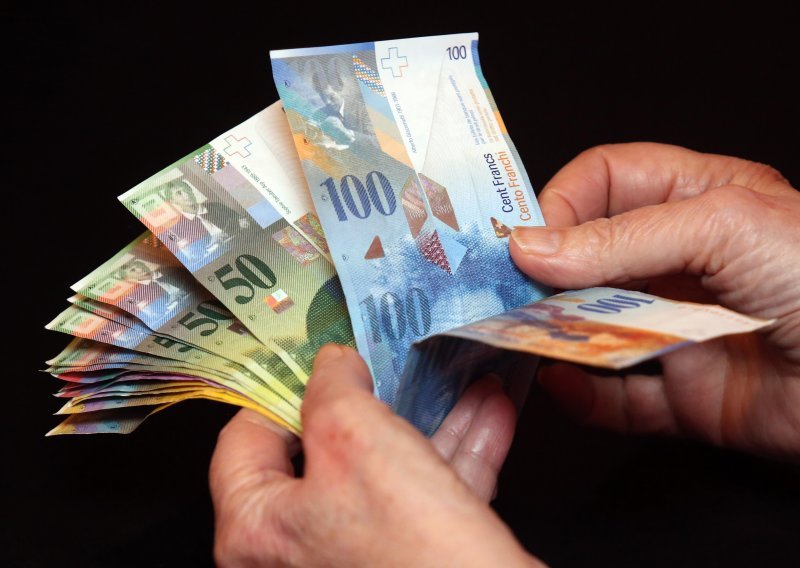 Ustavni sud danas odlučuje o ništetnosti valutne klauzule u švicarskim francima, odluka se tiče 125.000 obitelji