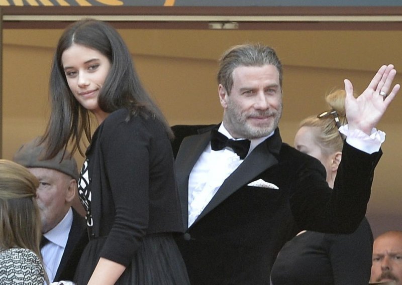 Reklama za Super Bowl skrenula im je misli s tuge: John Travolta s kćerkom otplesao svoje poznate pokrete