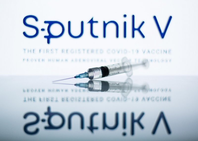 Srbija donirala Crnoj Gori 2000 doza ruskog cjepiva Sputnjik V