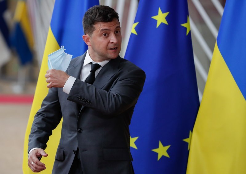 Ukrajinski predsjednik se cijepio da uvjeri skeptike u sigurnost cjepiva