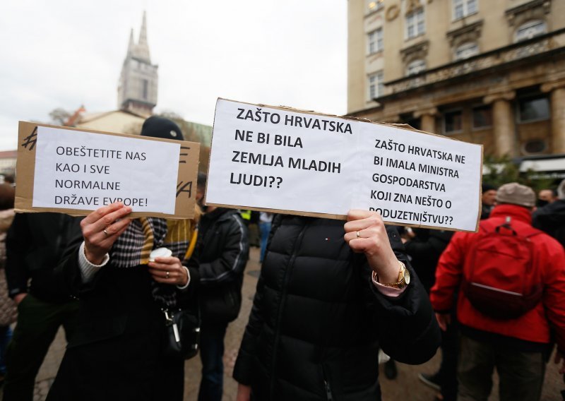 UGP tvrdi: Na Trgu bana Josipa Jelačića okupilo se više od pet tisuća ljudi