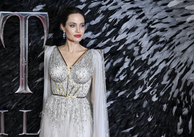Ne želi nikakvu uspomenu: Angelina Jolie prodaje dar svog bivšeg supruga, za kojeg je Brad Pitt izdvojio nekoliko milijuna dolara