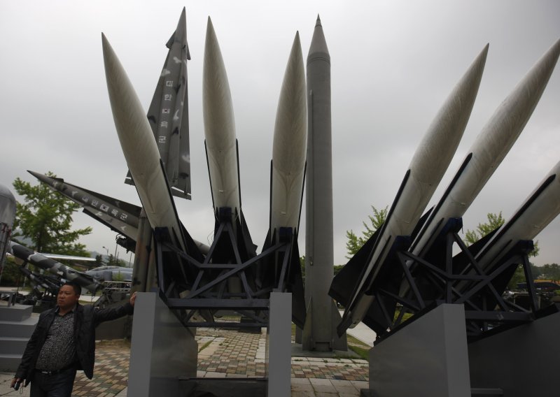 Sjeverna Koreja lansirala dvije rakete srednjeg dometa