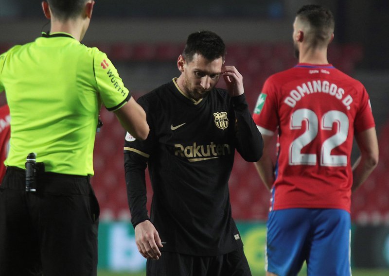 [FOTO] Barcelona je do 88. minute gubila u Granadi 2:0, no uspjela je izboriti polufinale; ali u svlačionici Katalonaca došlo je do eskalacije nezadovoljstva