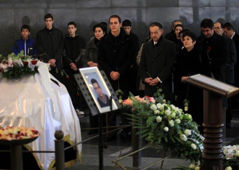 Posljednji pozdrav Dariju Možniku
