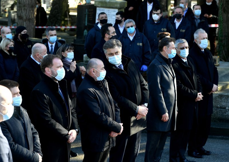 Beroš objasnio zašto je na Tuđmanovu pogrebu moglo biti više od 25 ljudi, a na drugim sprovodima ne