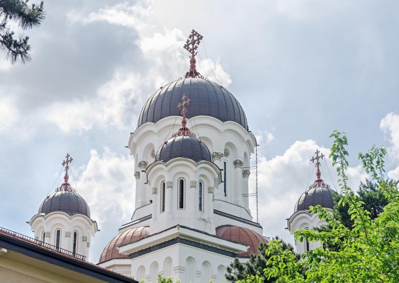 Rumunji ogorčeni zbog smrti novorođenčeta nakon krštenja: Taj obred se mora promijeniti