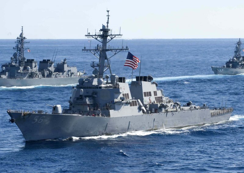 Peking kaže da je protjerao američki ratni brod iz Kineskog mora
