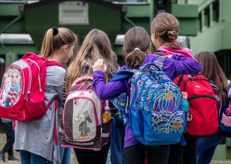 Od ponedjeljka svi osnovnoškolci u Istri u školskim klupama