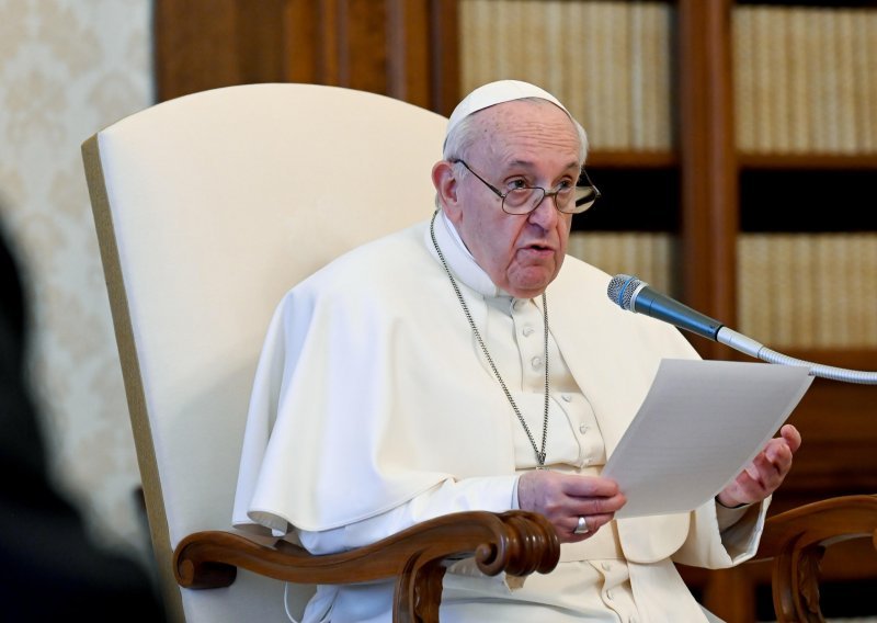 Papa Franjo prvi puta imenovao ženu za podtajnicu Biskupske sinode