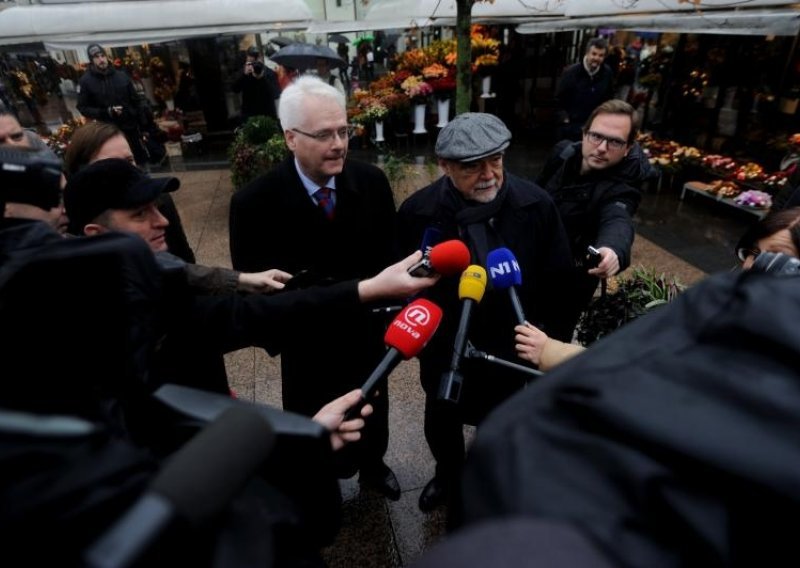 Mesić potpisao za Josipovića: Drugo dvoje su 'neozbiljni'