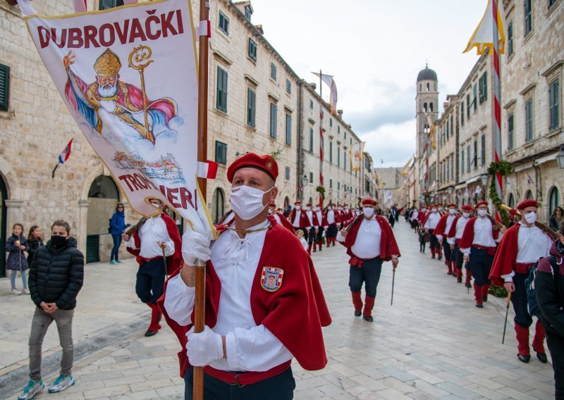 [FOTO] Pogledajte kako je izgledalo svečano zatvaranje 1049. Feste sv. Vlaha