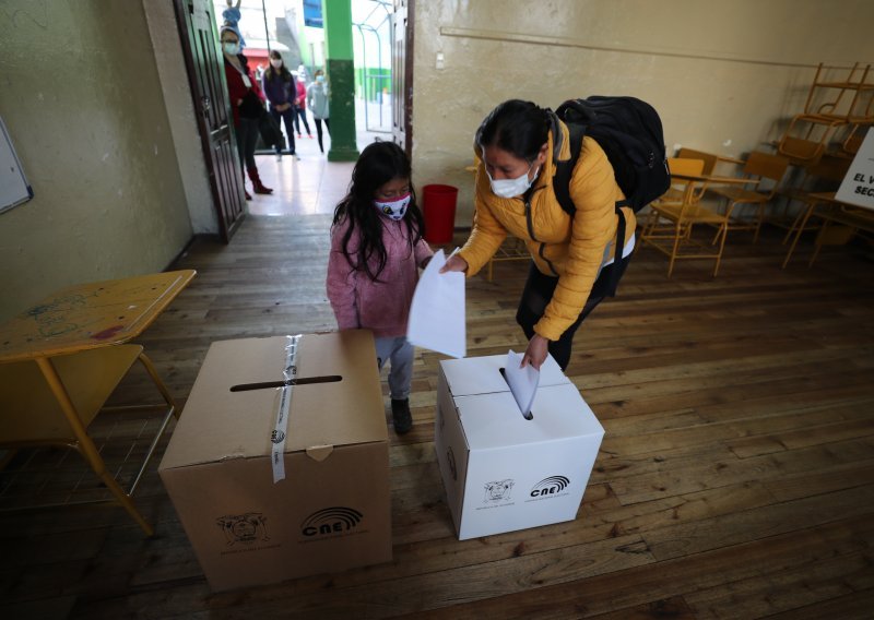 Ekvador bira predsjednika, imaju čak 16 kandidata