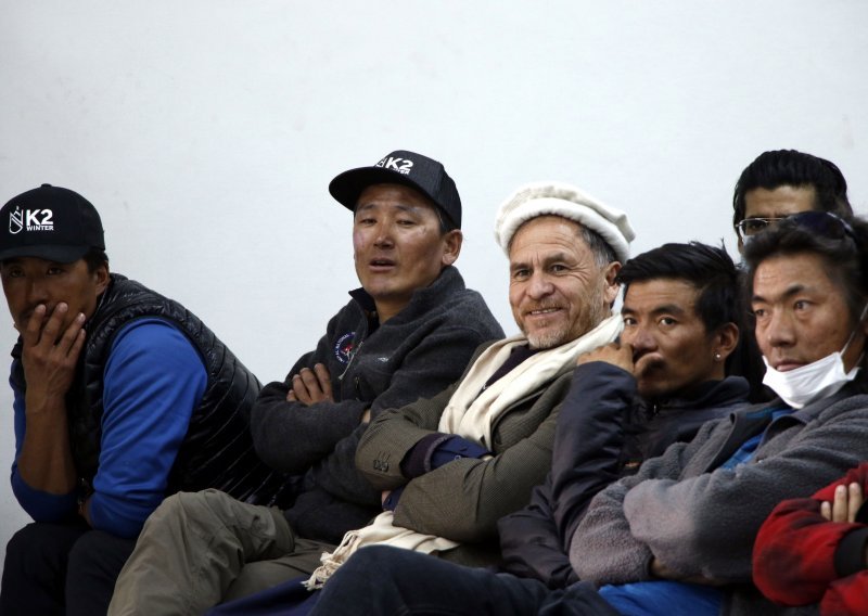 Trojica alpinista nestala penjući se na drugi najviši vrh svijeta, već dva dana ih bezuspješno traže