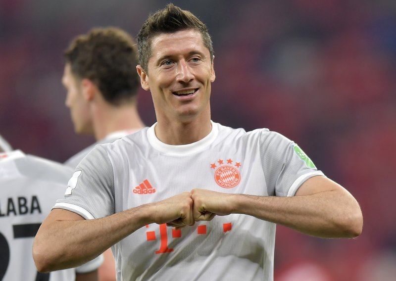 [FOTO] Robert Lewandowski nije dopustio iznenađenje, i s dva je gola odveo Bayern u finale