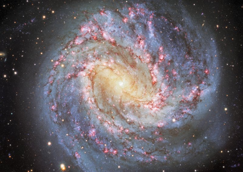 [FOTO] Kamera koja otkriva najdublje tajne našeg svemira snimila fantastičan prizor galaksije Južno vatreno kolo